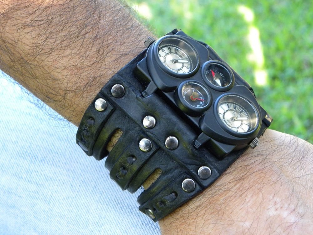 Rockstar Hunter Climber wristband cuff bracelet Men`s Watch Steam punk dualtime