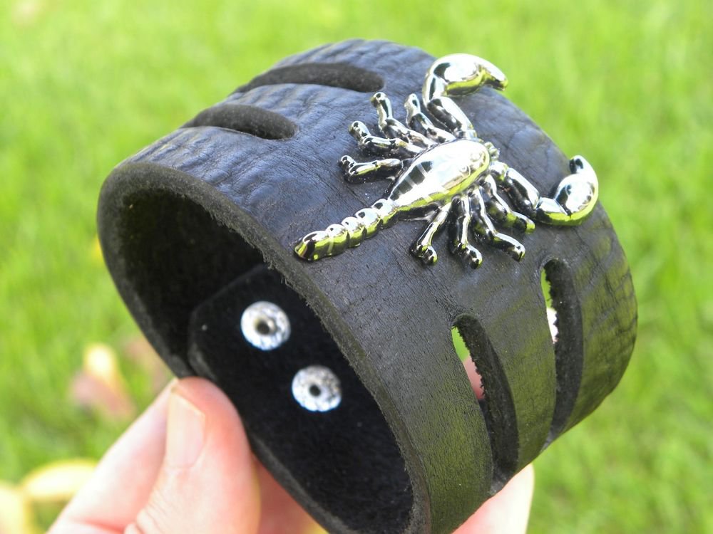 Stainless Steel Gothic Punk Scorpion t Handmade cuff Bracelet Buffalo Leather