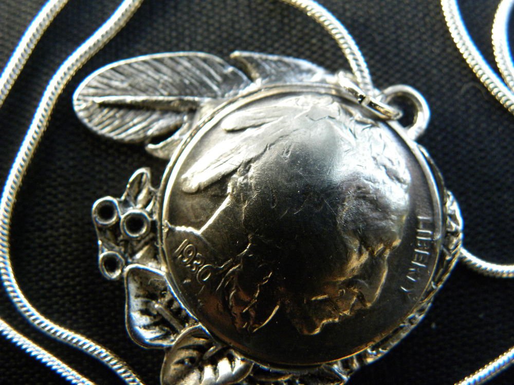 Vintage Handcrafted Artisan Necklace1930 US Real Buffalo Indian Nickel coin