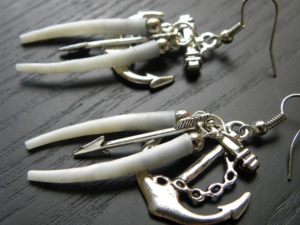 Handmade Dentalium shell earring set. Indian style handcrafted Artisan Earrings