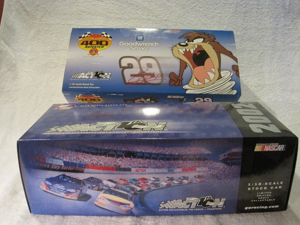 New 2002 Kevin Harvick #29 Action 1:18 NASCAR GM Goodwrench Looney Tunes Rematch