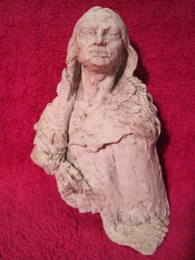 Native American Indian Chief Warrior Sculpture Sitting Bull 8" inches