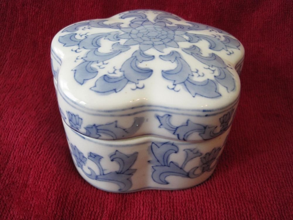 Plum Blossom 梅花 Box Chinese Blue China Porcelain Ink Trinket Case Lid Lidded