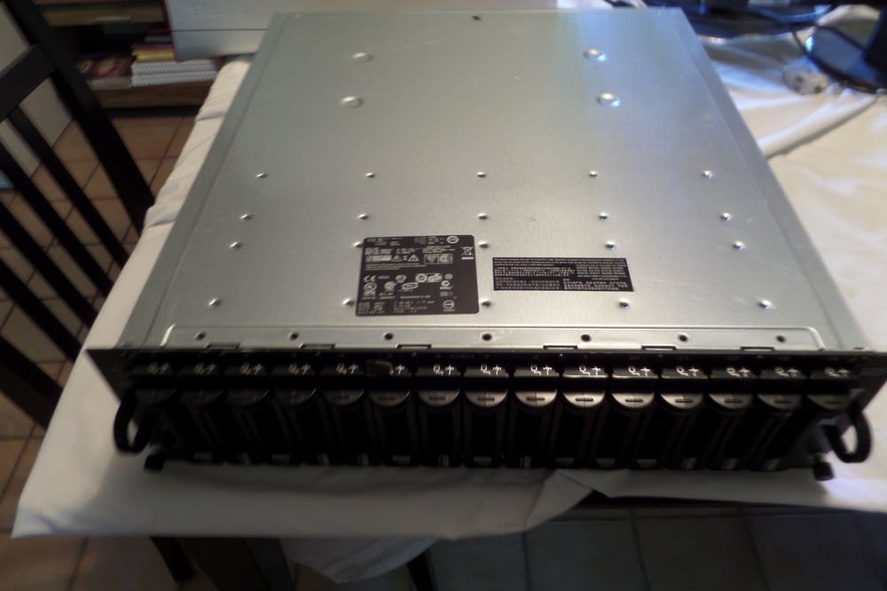 Dell AMP01 Power Tray Storage array with 15 X Hard Drive Trays. Two Power Supply