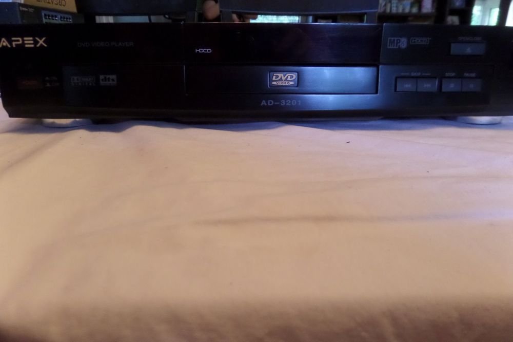 Apex AD-3201 Dolby Digital CD/DVD Player