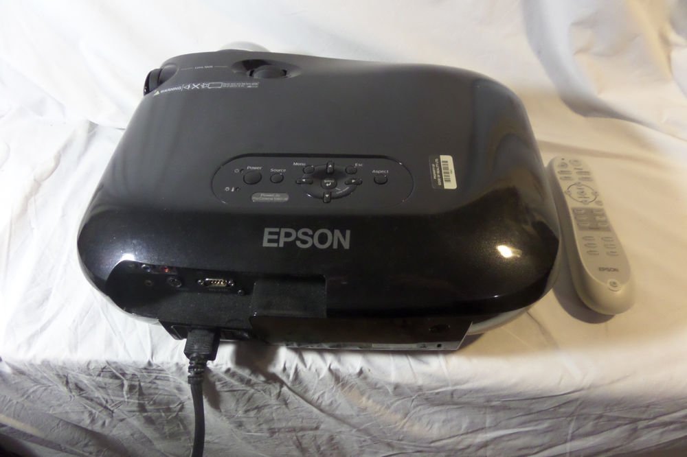 Epson PowerLite Home Cinema 1080 UB Projector H262A Lamp Hours 1043