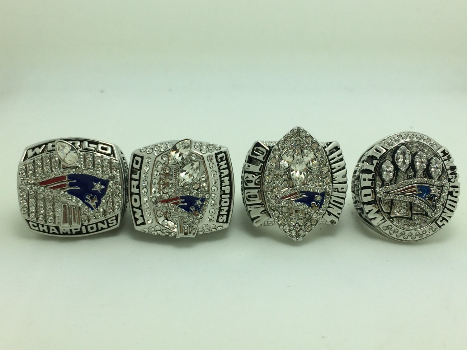A Set New England Patriots XXXVI XXXVIII XXXIX XLIX Super bowl championship rings 4 PCS size 11