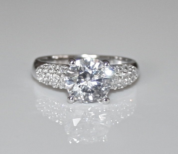 STUNNING STERLING SILVER 8MM 2CT ROUND CUT CZ SOLITAIRE PAVE RING SIZE Q Â