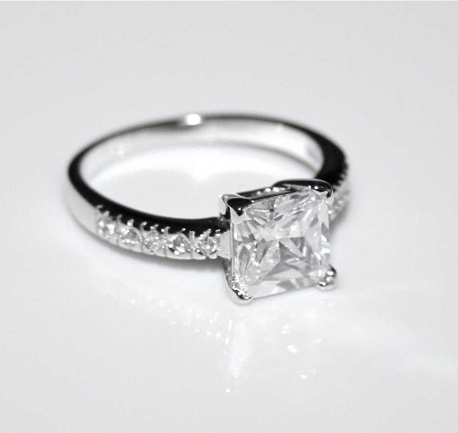STERLING SILVER 7MM 1.6CT PRINCESS CUT CZ SOLITAIRE RINGÂ (SIZES H - V)