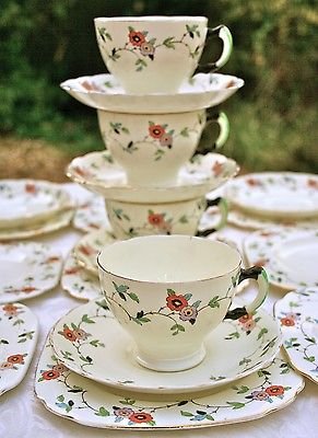 ROYAL TUSCAN c1920’S ART DECO HANDPAINTED FLORAL SET 4 CUPS, 6 SAUCERS, 9 PLATES