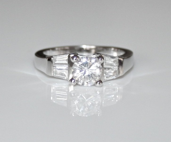 STERLING SILVER 6MM 0.75CT CZ SOLITAIRE RING SIZE Q *IMPERFECT*