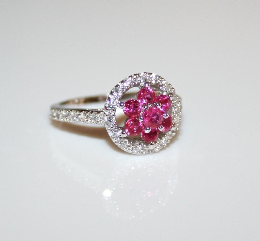 PRETTY STERLING SILVER RUBY CZ FLOWER CLUSTER RINGÂ