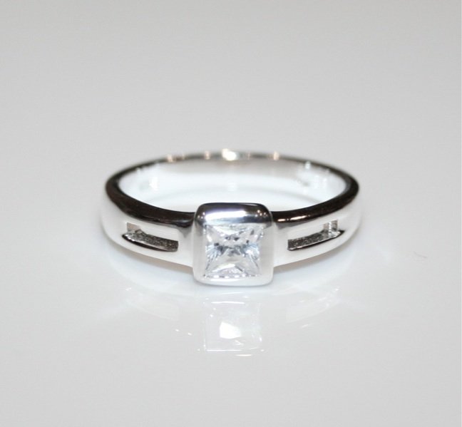 STERLING SILVER 4.5MM 0.40CT PRINCESS CUT CZ RING SIZE P