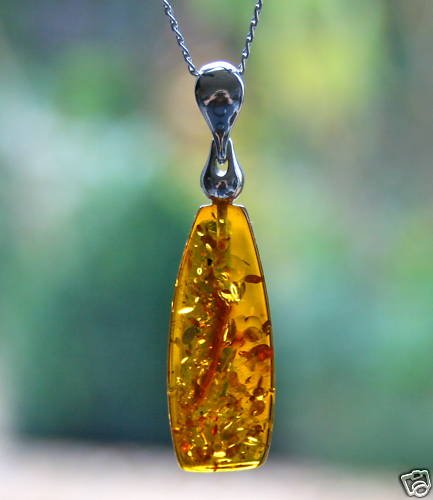 GORGEOUS STERLING SILVER AMBER PENDANT WITH INCLUSIONS & CHAIN