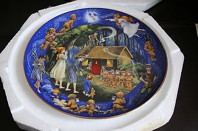 Bradex Disney Collectors Plate Ltd Edition Peter Pan: The Wendy House.
