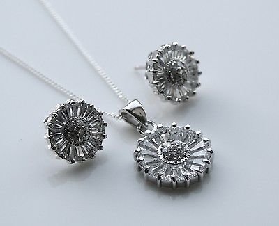 GORGEOUS STERLING SILVER BAGUETTE CUT CZ FLOWER EARRINGS & PENDANT SET