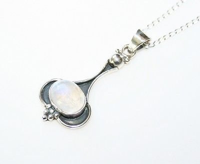 HANDCRAFTED STERLING SILVER MOONSTONE PENDANT & CHAIN