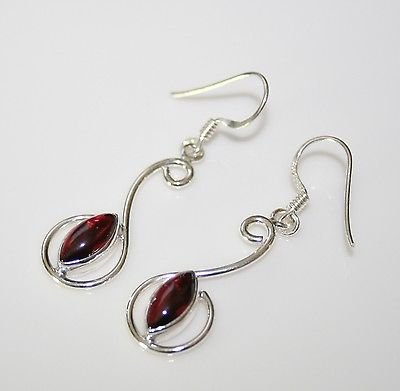 HANDCRAFTED PRETTY STERLING SILVER GARNET DROP EARRINGS