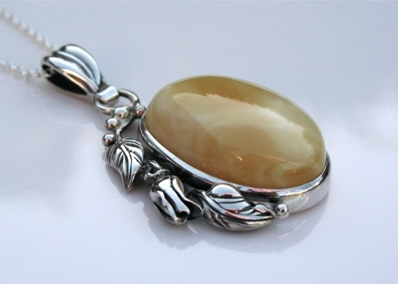 GORGEOUS STERLING SILVER YELLOW AMBER PENDANT & CHAIN