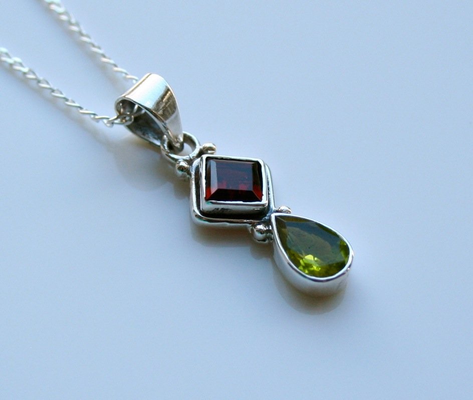 HANDCRAFTED STERLING SILVER Â FACETED GARNET & PERIDOT GEMSTONE PENDANT & CHAIN