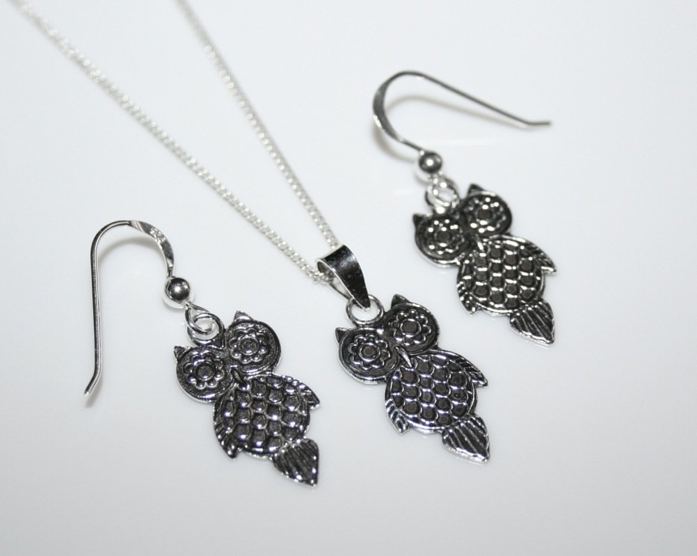 STERLING SILVER ENGRAVED SMALL OWL DROP EARRINGS, PENDANT AND CHAINÂ