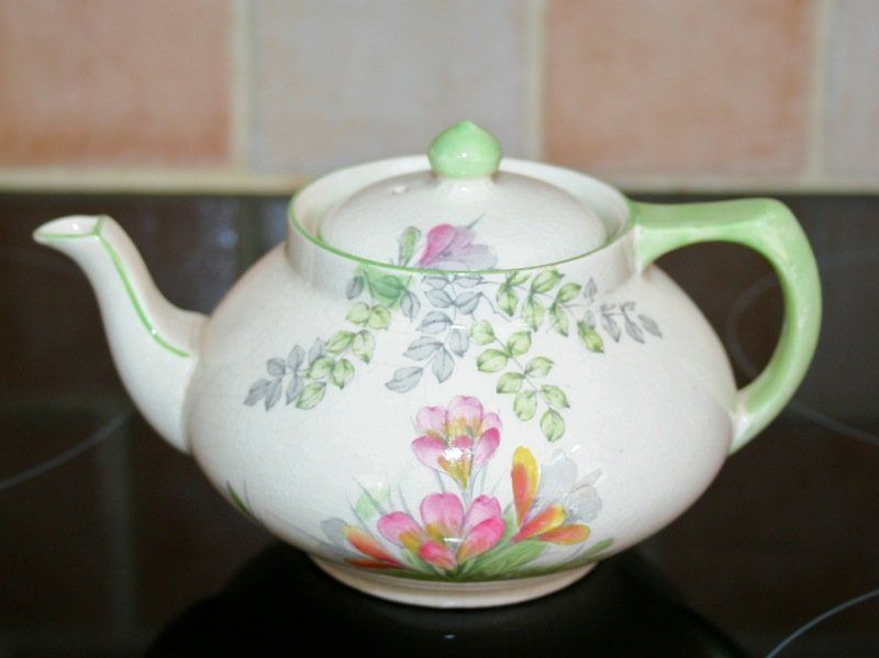 RARE CHARLOTTE RHEAD CROWN DUCAL NO. 4723 HANDPAINTED CROCUS ART DECO TEA POT