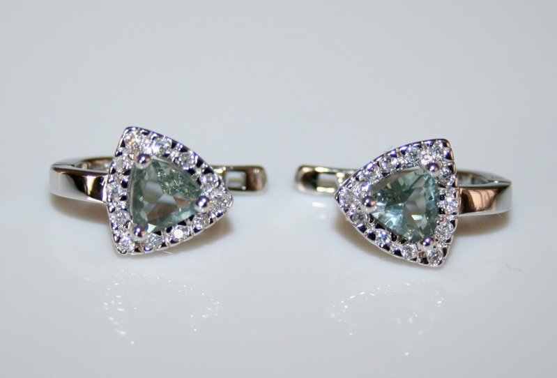 PRETTY STERLING SILVER 1.5CT 7MM TRILLIUM CUT TOURMALINE CZ EARRINGS