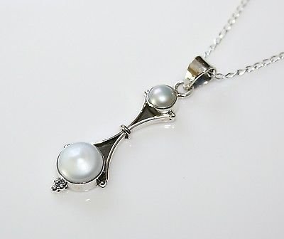 HANDCRAFTED STERLING SILVER FRESHWATER PEARL PENDANT & CHAIN Â