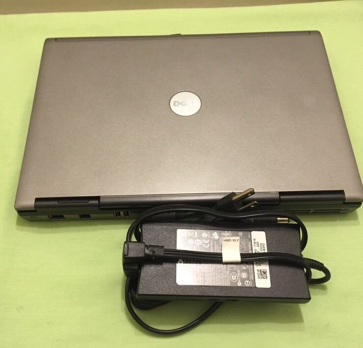 Dell Latitude D630 14" LCD Intel Core 2Duo 2.0GHz 1GB RAM/120GB HDD/XP OS/CD DVD