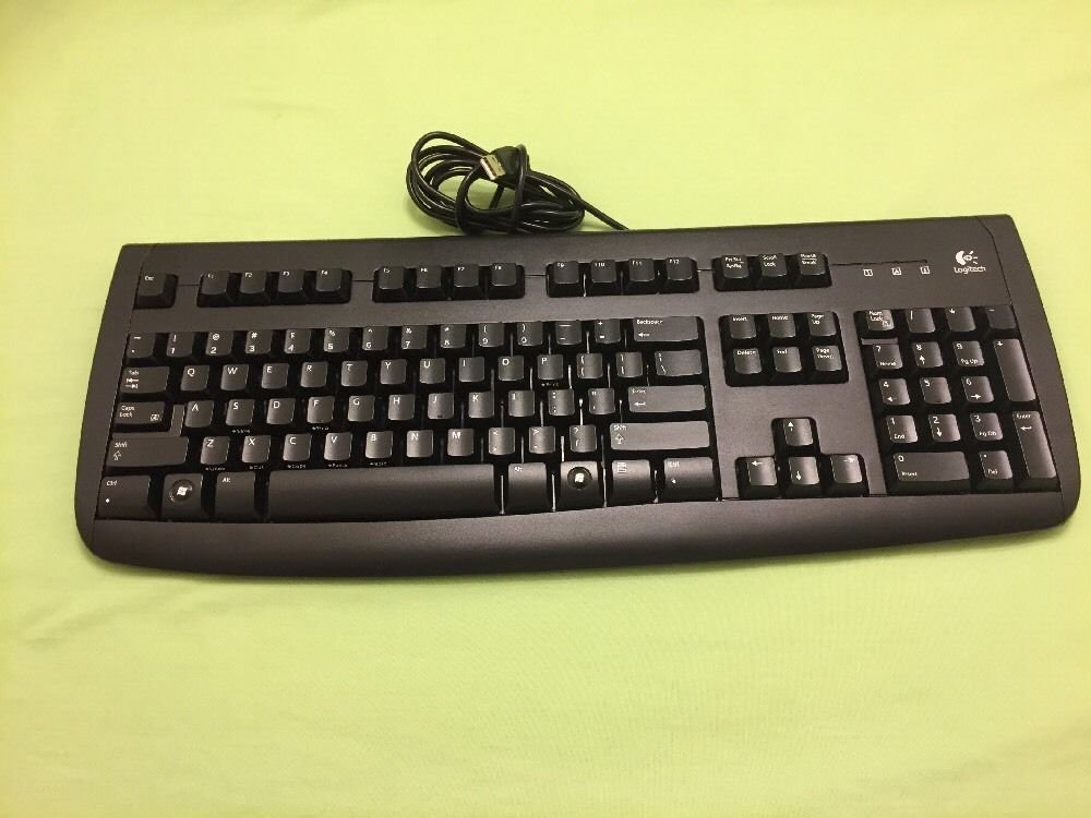 Logitech Deluxe 250 USB wired keyboard Y-UT76 Good Cosmetic & Working Condition