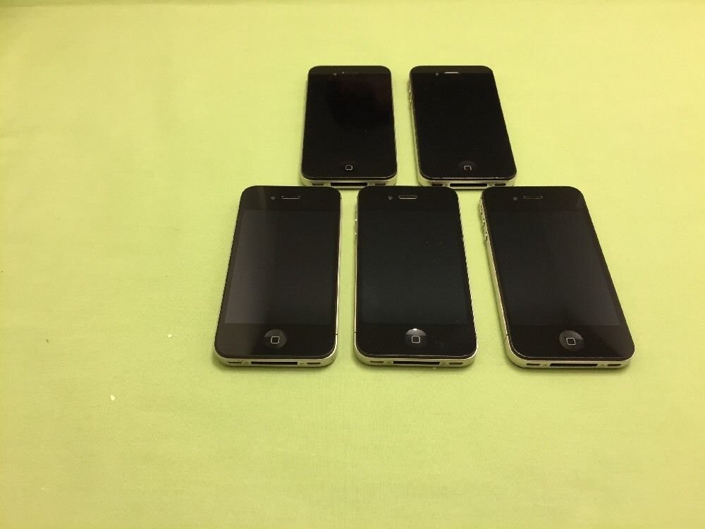 Apple iPhone 4- 8GB - Black (Verizon) Smartphone **Read Description**