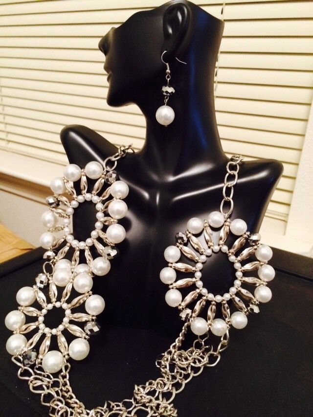Fuax Pearl Silver Necklace And Earrings Set