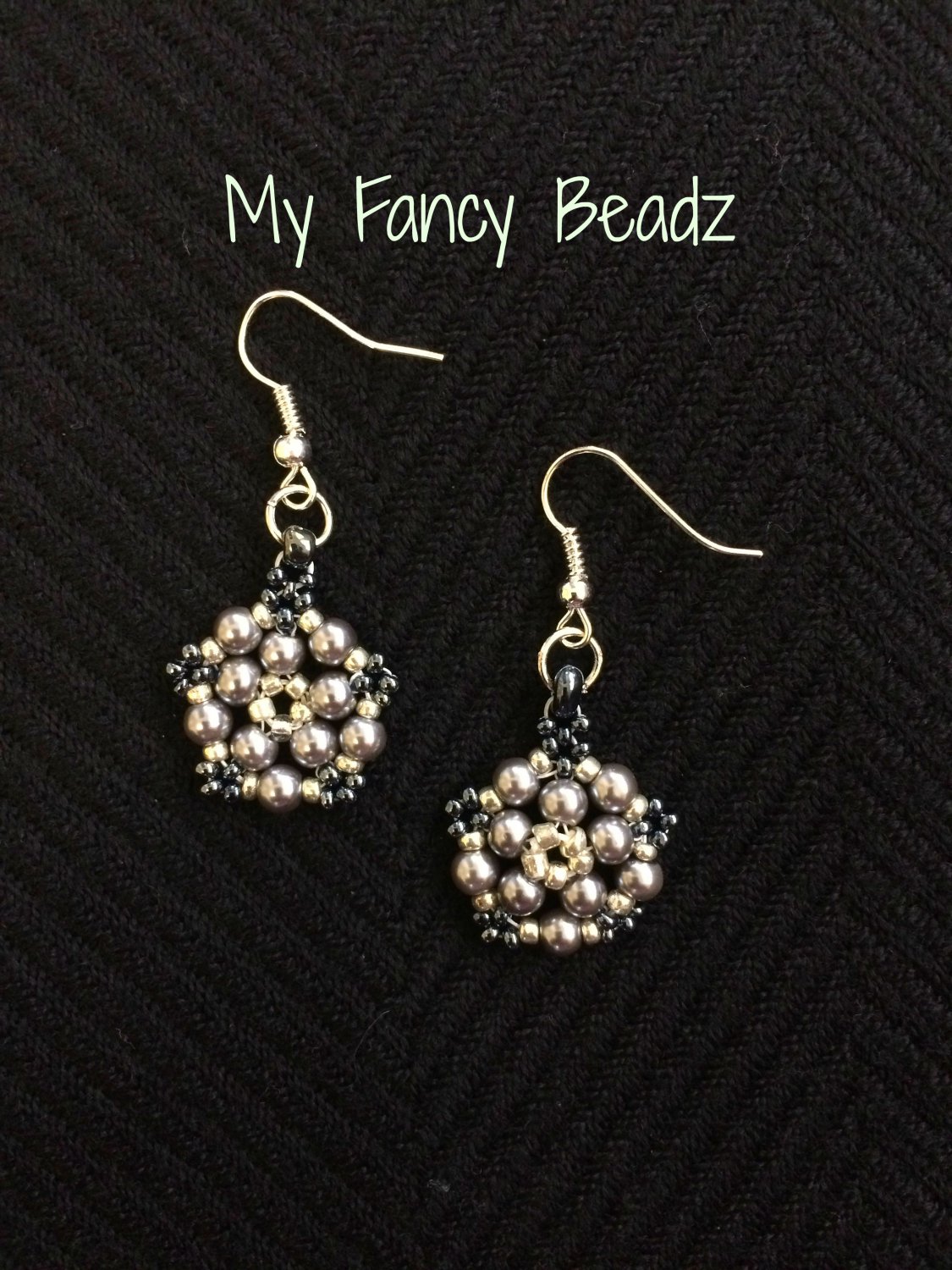 Shades of gray floweret earrings
