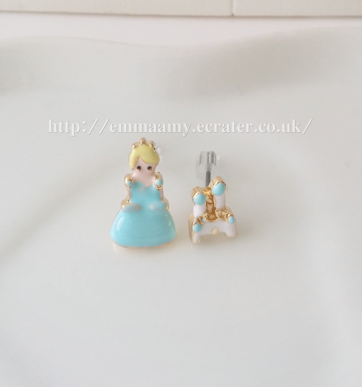 Cute Ice Princess Palace Stud Earrings