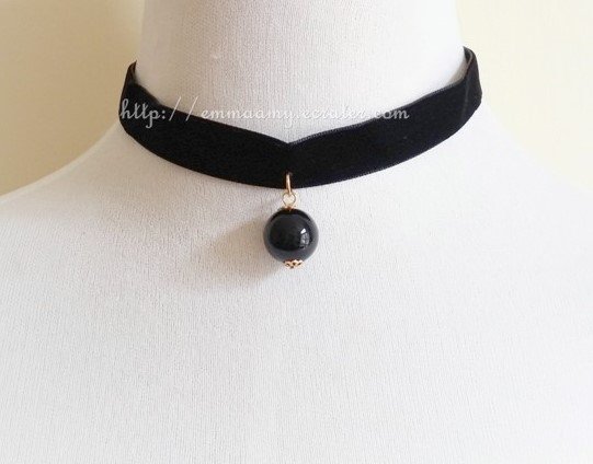 Black Peal Japanese Style Velvet Choker