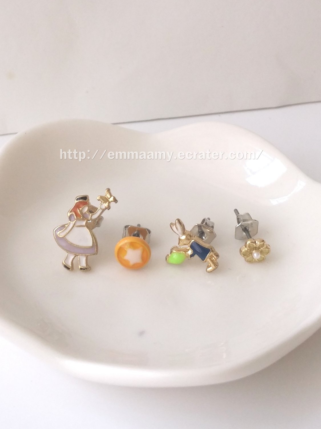 Alice IN Wonderland Stud Earrings Set