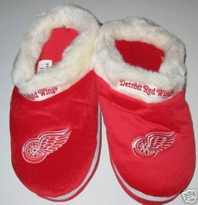 Detroit Red Wings Fuzzy Slide On Slippers Gift