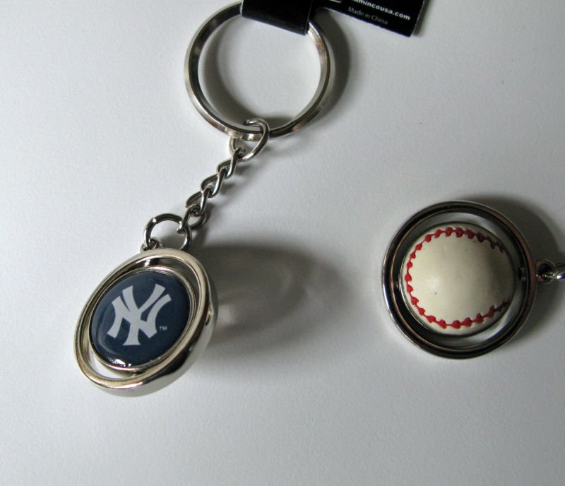 New York Yankees Rubber Baseball Spinner Keychain Key Ring