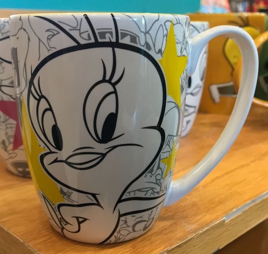 Six Flags Magic Mountain Looney Tunes Superstar Tweety Bird Ceramic Mug New