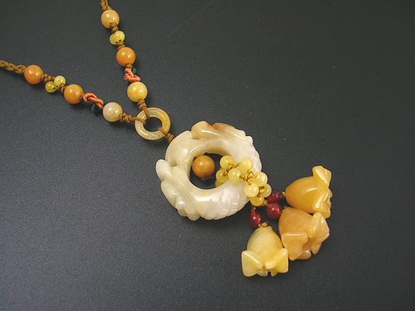 DSCN-1637 Yellow Jade Necklace With DropPendant