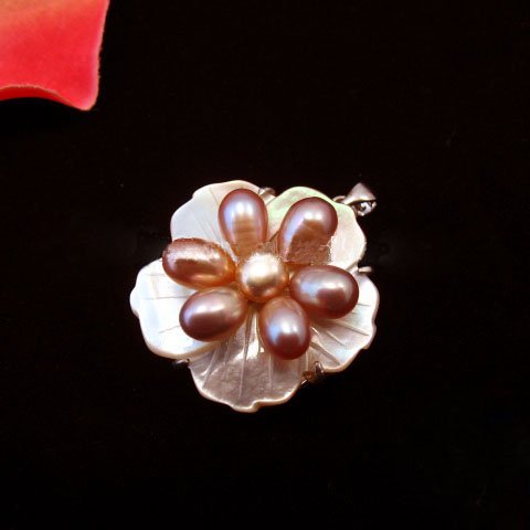 PBK-1003 Pearls and Shell Flower-Design Pendant