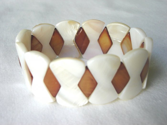BHX-6026 Natural Shell Bracelet