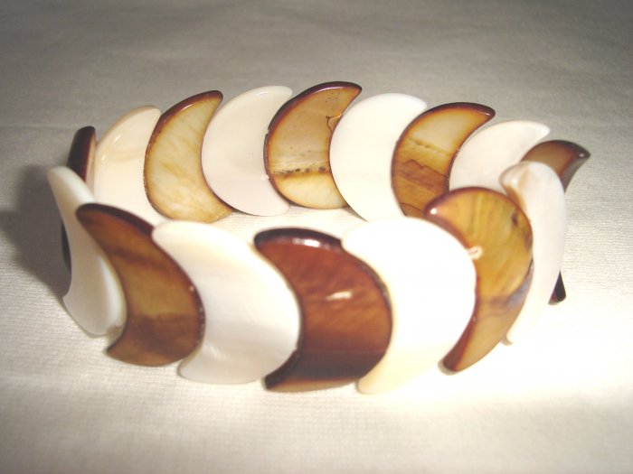 BHX-6035 Natural Shell Bracelet