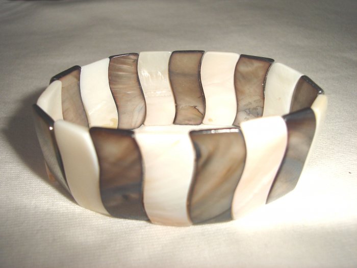 BHX-6033 Natural Shell Bracelet