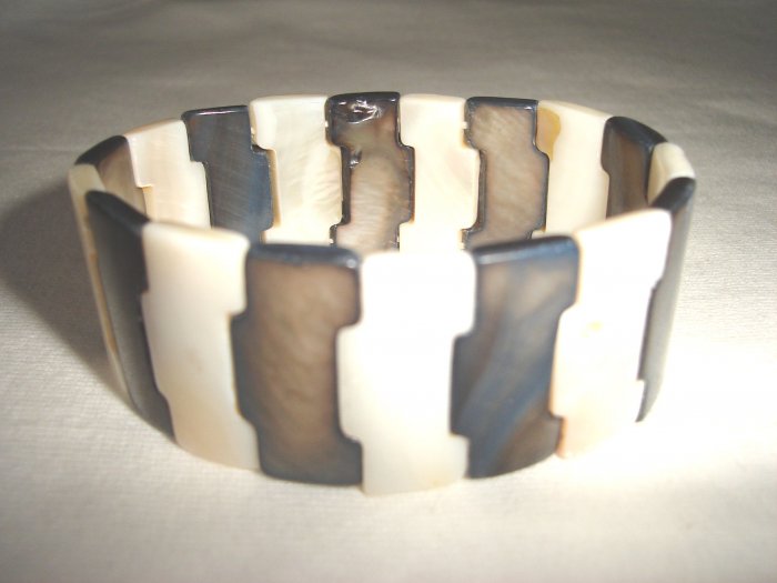BHX-6020 Natural Shell Bracelet