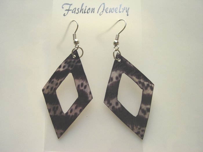 ECL-6005 Natural Shell Earrings