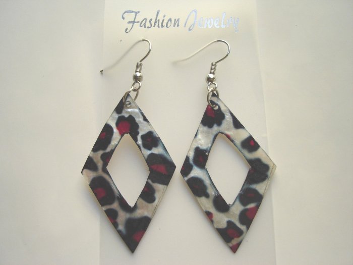 ECL-6007 Natural Shell Earrings