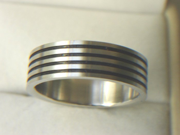 Free shipping--Stainless Steel Four Row Band Ring