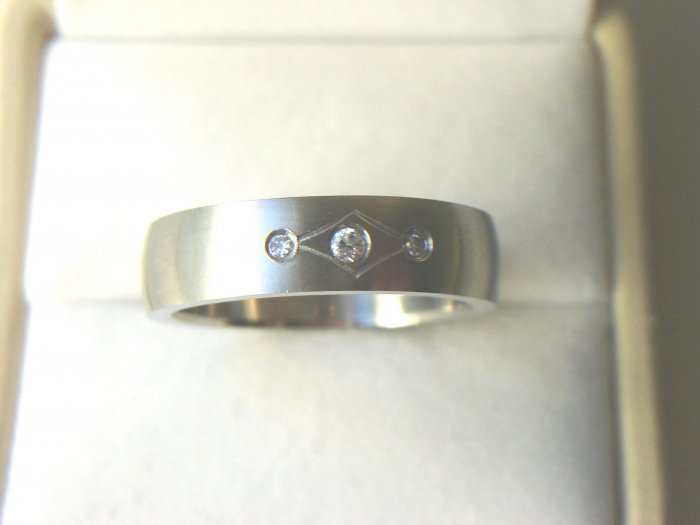 RHD-8065 Stainless Steel CZ Wedding Band Ring