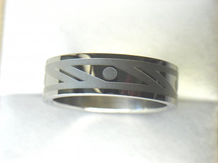 Free shipping--Stainless Steel Geometric Pattern Wedding Ring